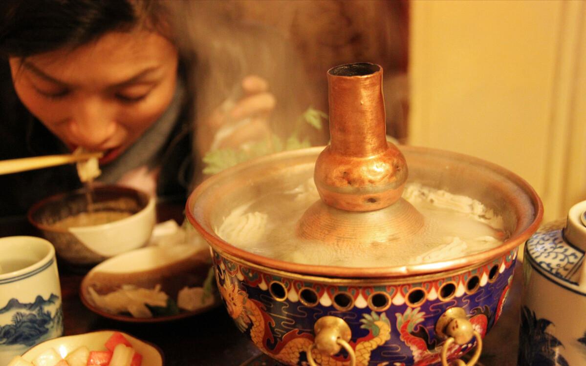 餐馆就餐食物中毒商家该怎么解决,员工在宿舍饮食中毒怎么索赔