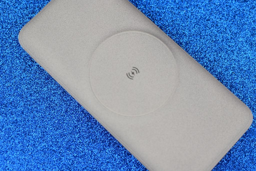 有线无线都能用的充电宝,有线加无线充电宝