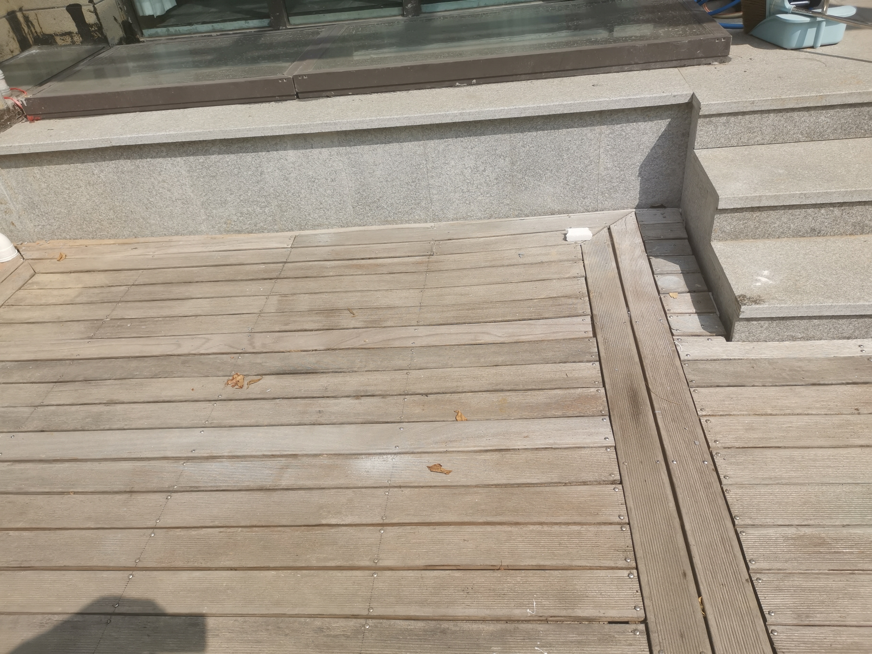 户外地板用什么清洗,户外地板怎么保养