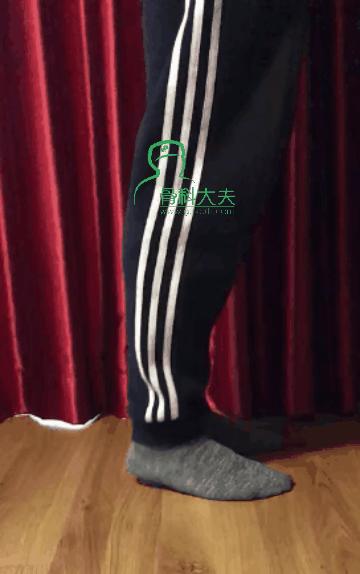 崴脚后的处理过程和注意事项,摔跤崴脚怎么处理恢复最快