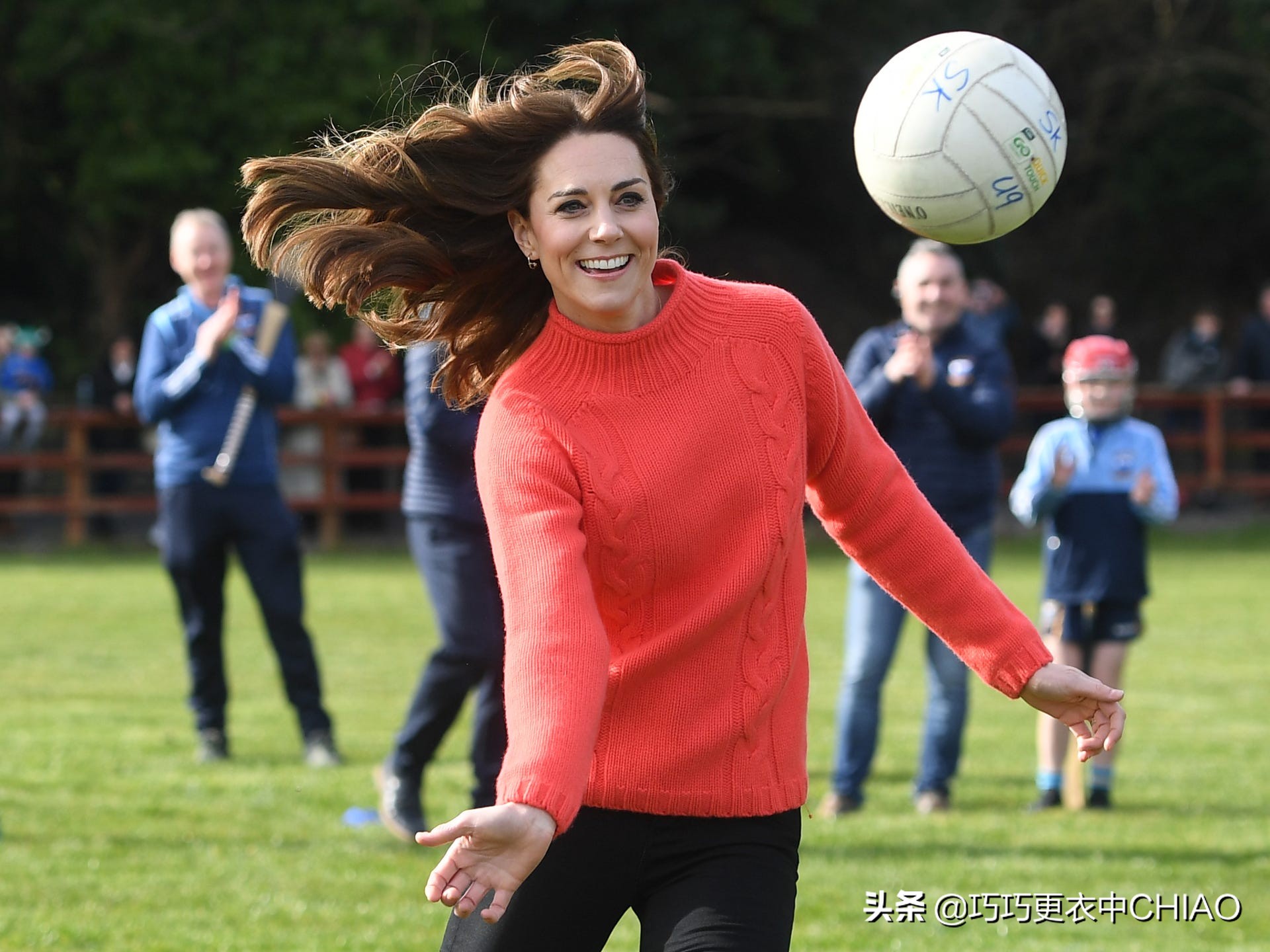 凯特近期穿搭照片,凯特zara蓝色格纹连衣裙