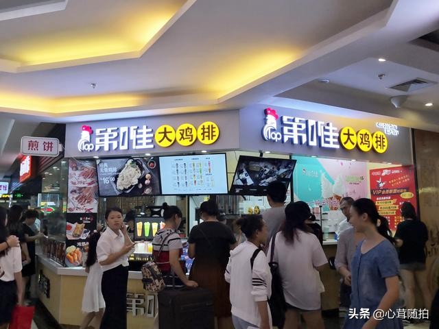随拍转型后的百荣,店主问:你打算拿多少货?我说我只买一件