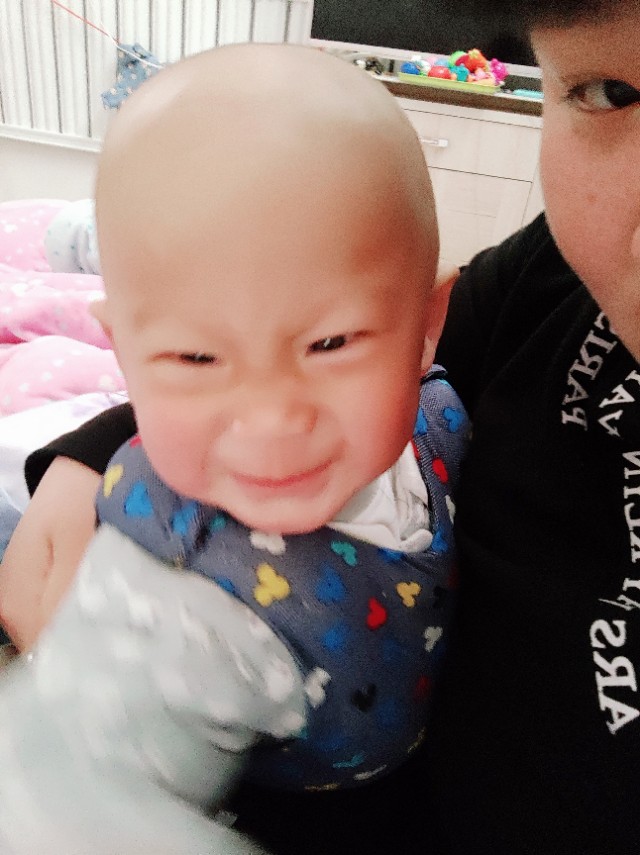 出门在外想女儿了,出门在外想爸爸妈妈了