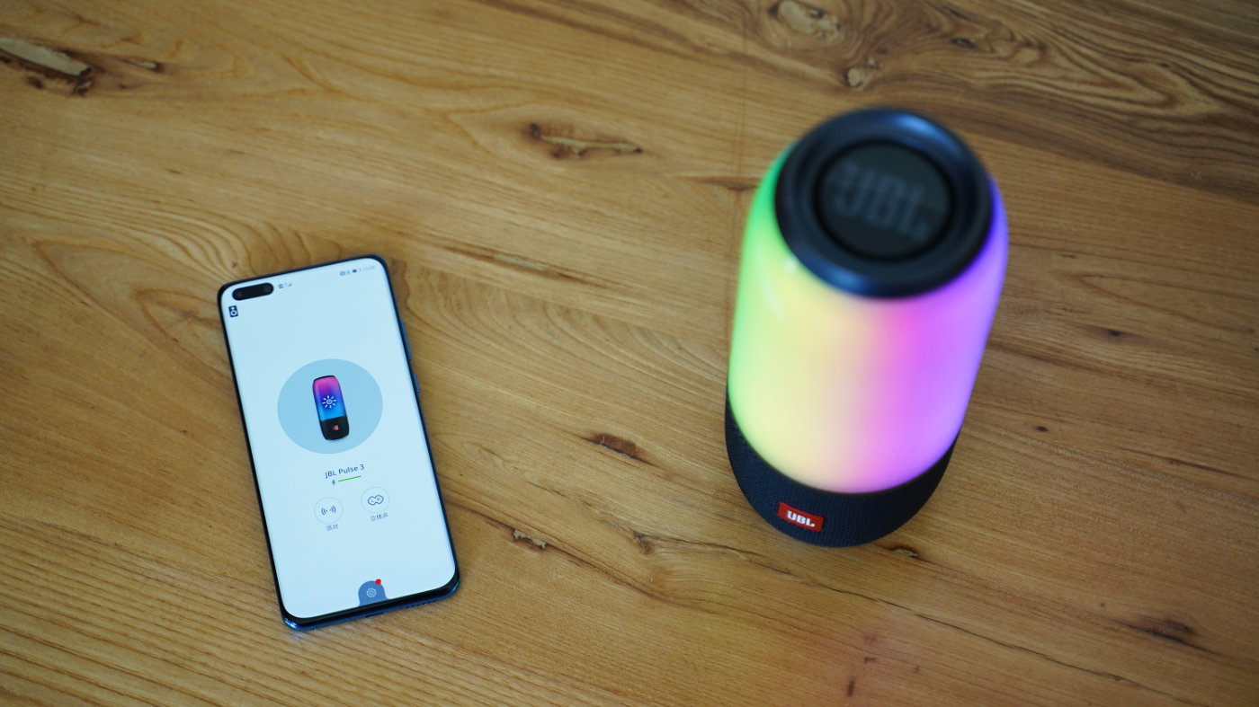 jbl和bose小水壶蓝牙音响评测,jbl和bose蓝牙音箱哪款最值得买