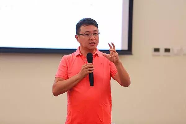 弘成二次冲击上市：在线教育前传！三大“公服”浮沉记