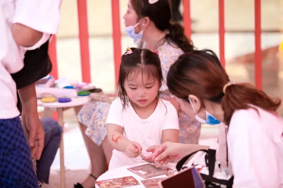 巴拉巴拉品牌实体店,巴拉巴拉万达形象