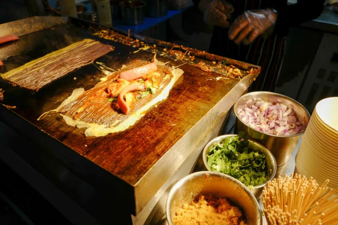 附近步行街美食推荐3-4人餐,人均30就能在江边尽享美食