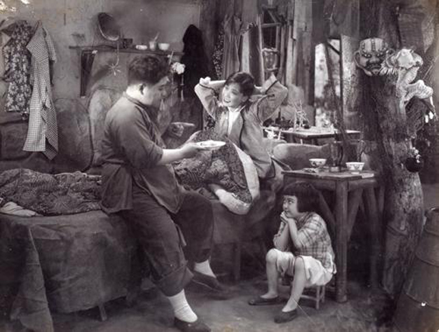 阮玲玉本人演的老电影,阮玲玉电影图片大全