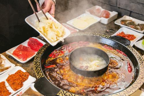 自助毛肚火锅不限量套路,天天排队的火锅