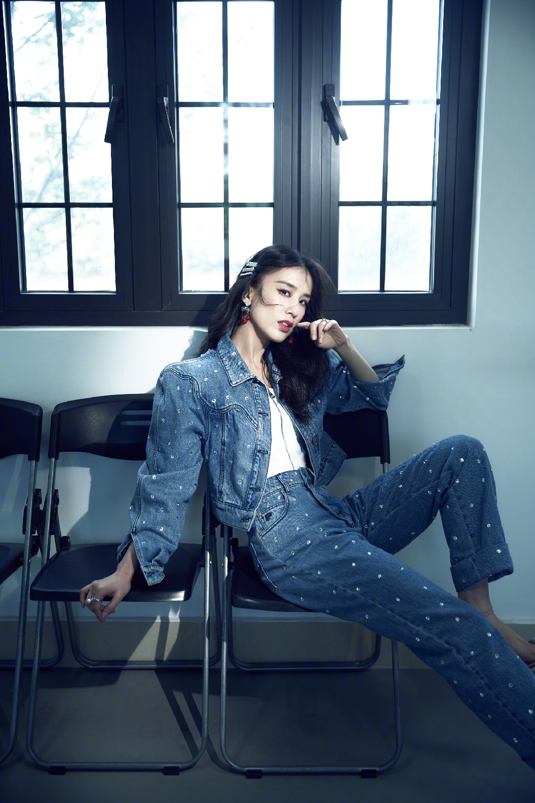 利用牛仔风格打造时髦气质,简约时尚休闲牛仔搭配