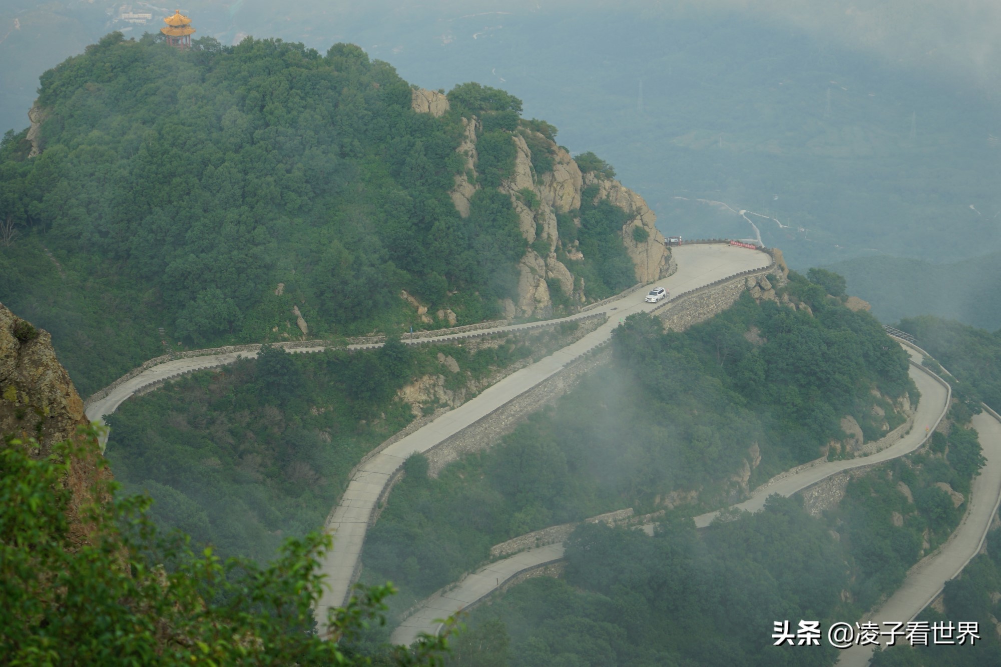 逃离北京40度高温，房山享受22度清凉，看银狐，逛古街吃铁锅炖