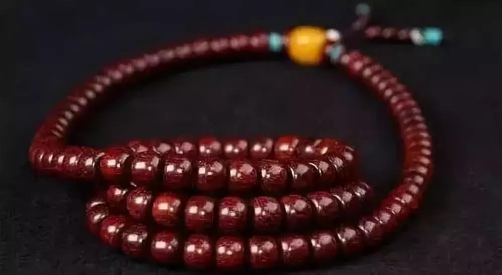 小叶紫檀越盘越涩,小叶紫檀越盘越乌是怎么回事