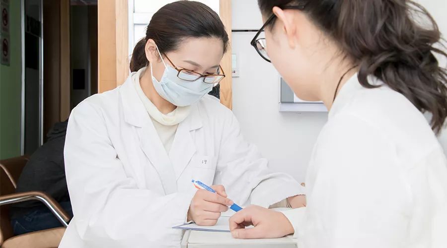 产后妈妈为什么会漏尿,产后漏尿是尴尬还是可怕