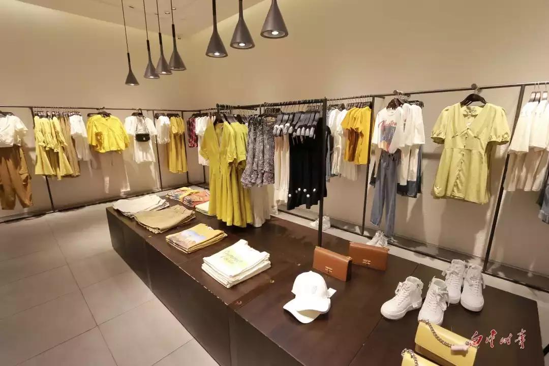 快时尚品牌ur2017,本土快时尚品牌ur的异军突起