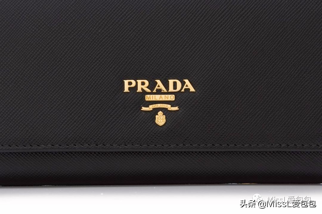 第18只包｜PradaCahier：不只是穿Prada的女王，更是你的月光宝盒