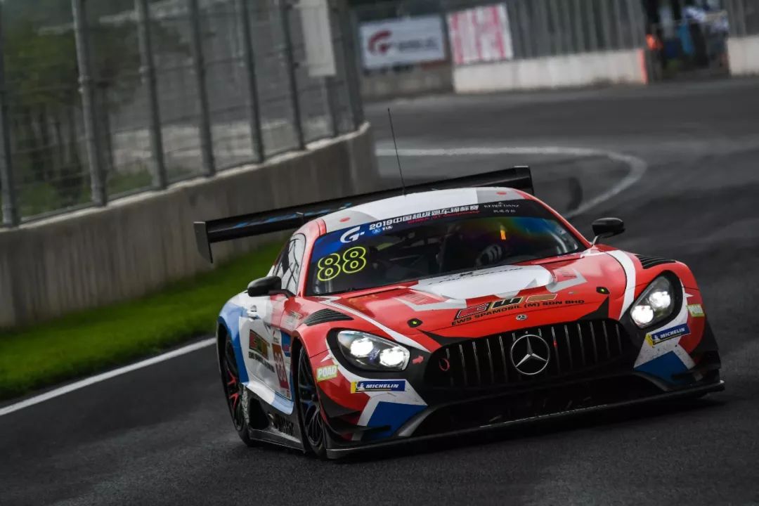 钢铁赛道雨中热战·ChinaGT上演秦皇岛首轮超跑对决