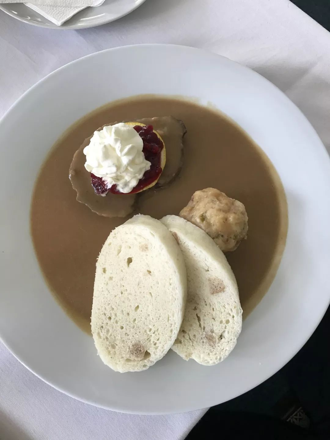 探访TON工厂看经典椅子背后的故事|疯狂24h我们去捷克干了啥?