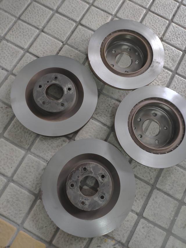 英菲尼迪6万公里刹车盘磨损程度,英菲尼迪刹车盘怎么拆