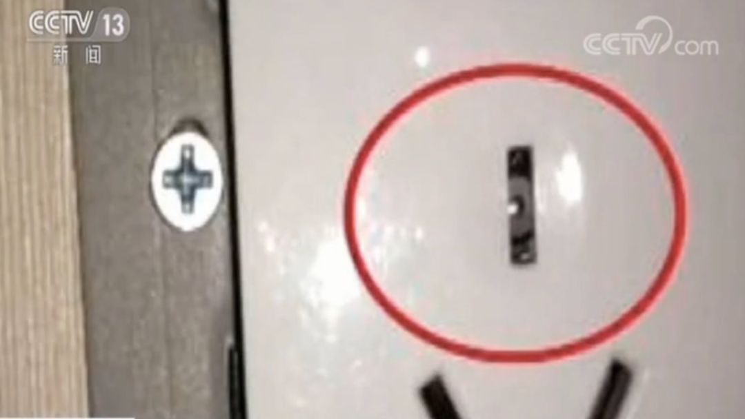 男子两个月*拍偷**90多部裙底视频，工具竟然是鞋