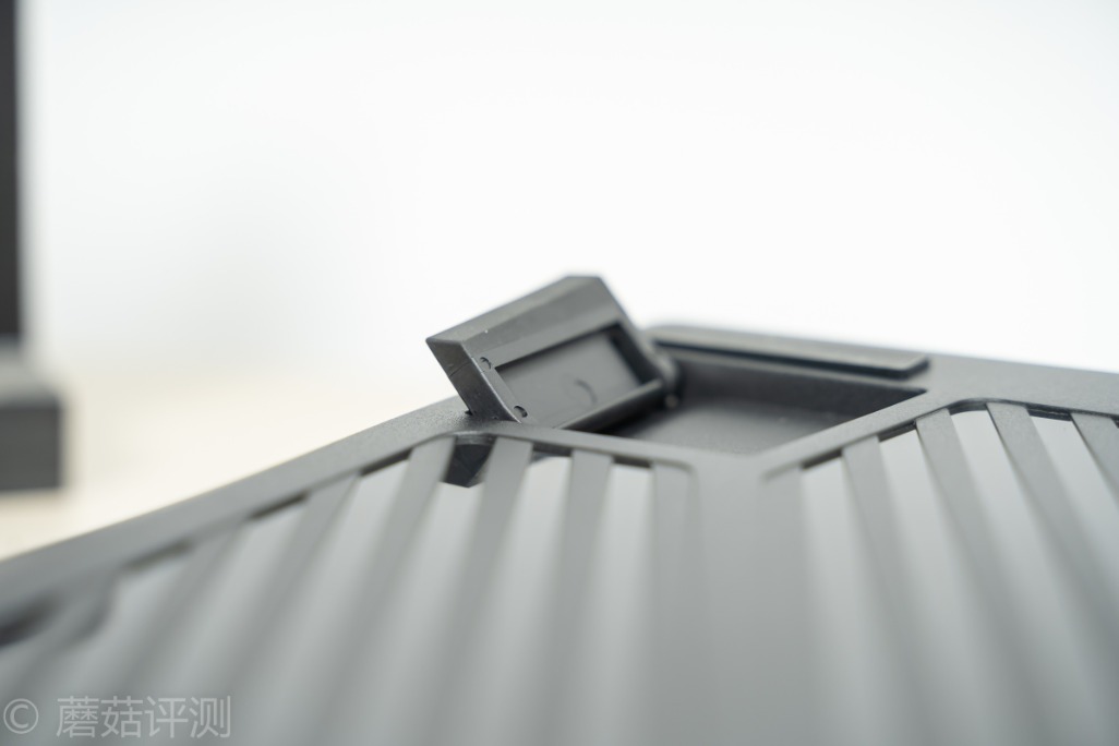 做工细腻手感超好,曜越g821多模电竞机械键盘