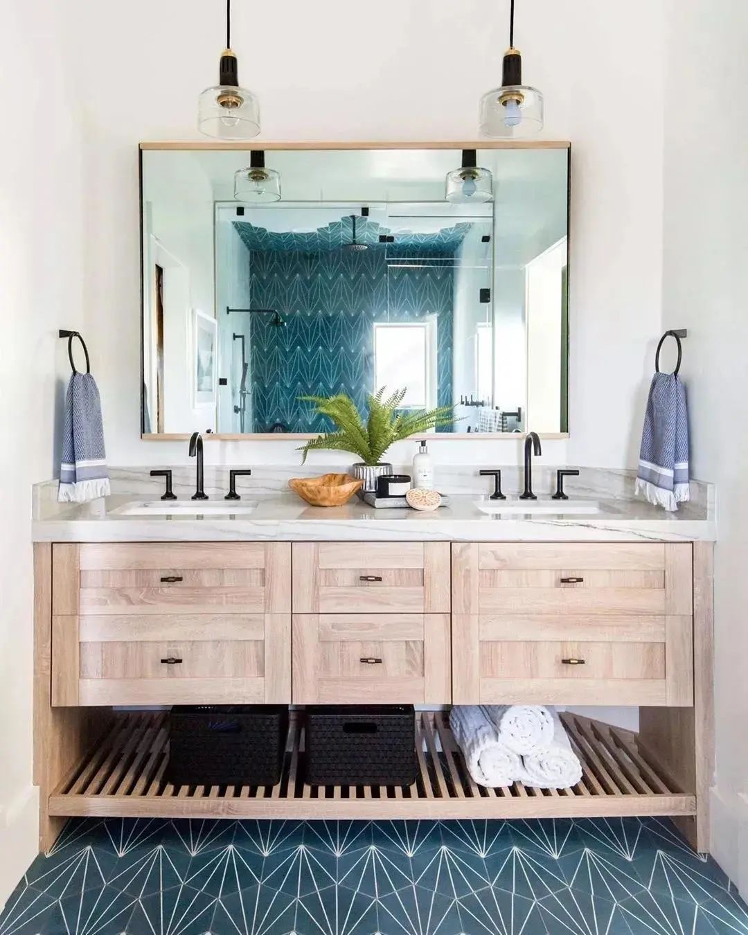 小的卫生间如何选浴室柜,卫生间浴室柜怎么选