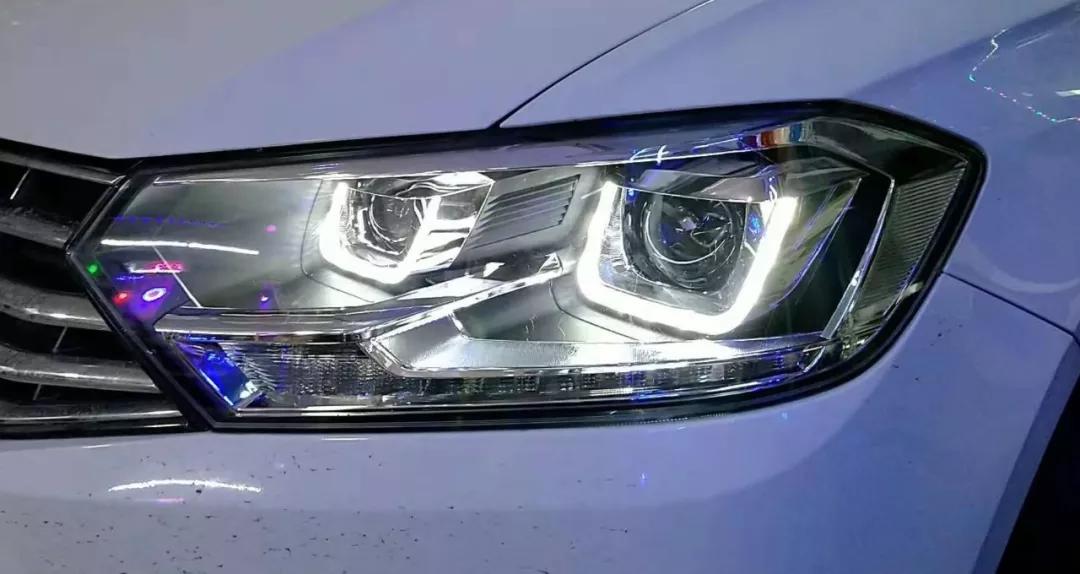 汽车大灯一般有哪几种怎么区分,汽车大灯分为哪几种哪种好