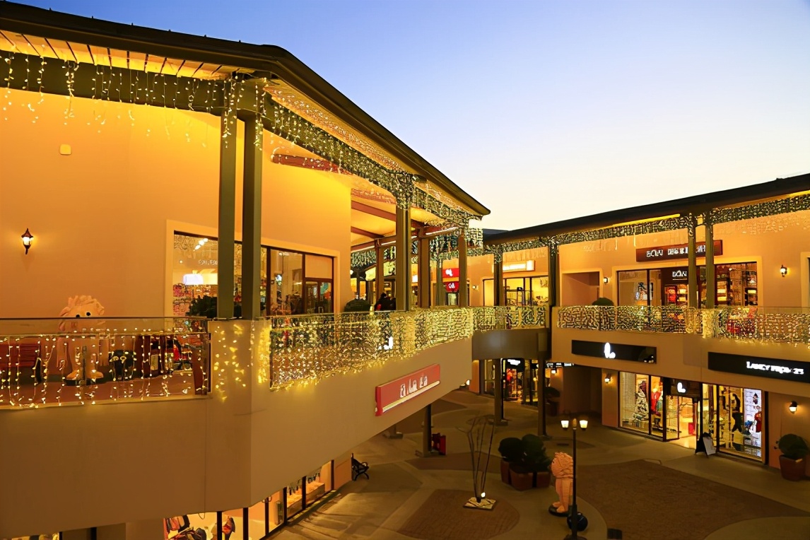 首届北京网红打卡地展播：八达岭奥莱