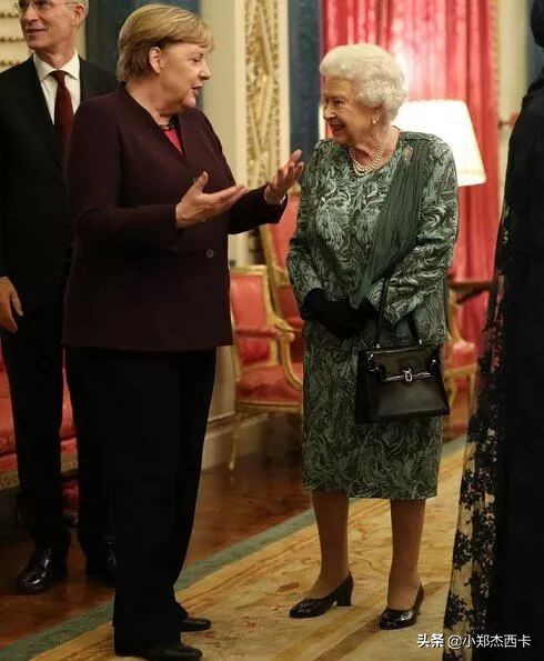 石头姐婚姻近况,身价2亿的石头姐