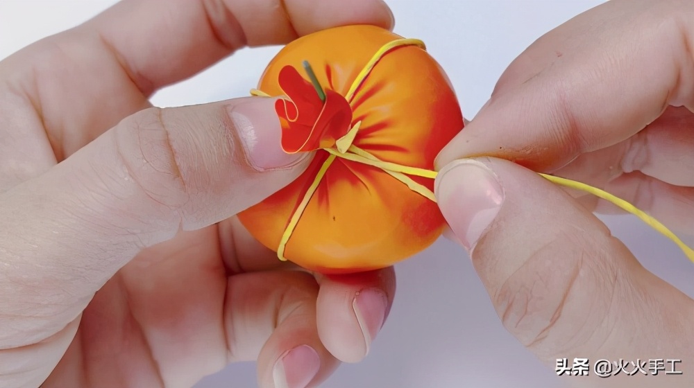 创意气球手工简单做法,长气球做南瓜造型