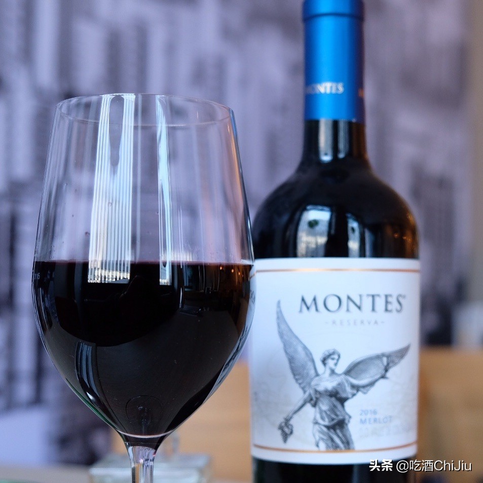 和姑娘约会聊什么,跟女孩约会的理由