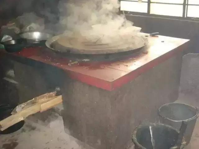 人越老越喜欢回忆过去,人一旦老了就特别爱回忆