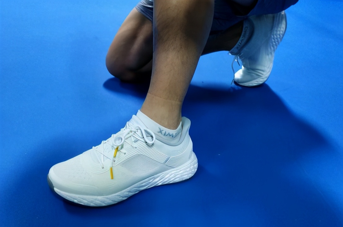 走路轻软跑步双弹颜值时尚，OneMix逍遥游休闲跑鞋实测