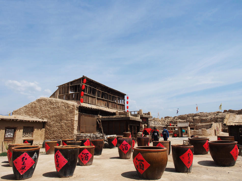 跟着星爷和老谋子的电影，去逛这座大名鼎鼎的西北影视城堡