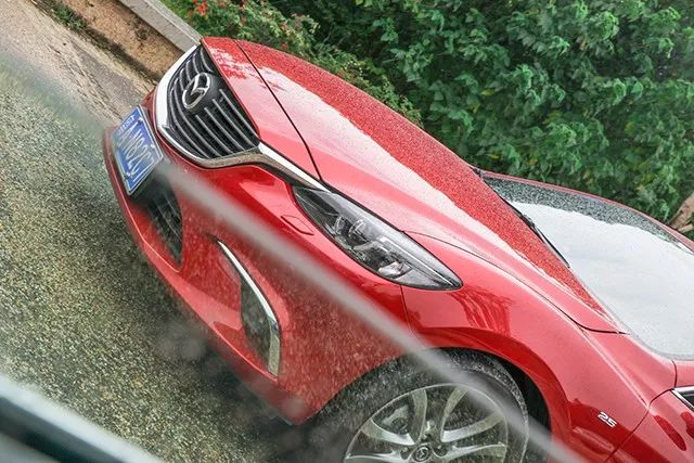 身为阿特兹车主，开完凯美瑞后我竟然有点酸