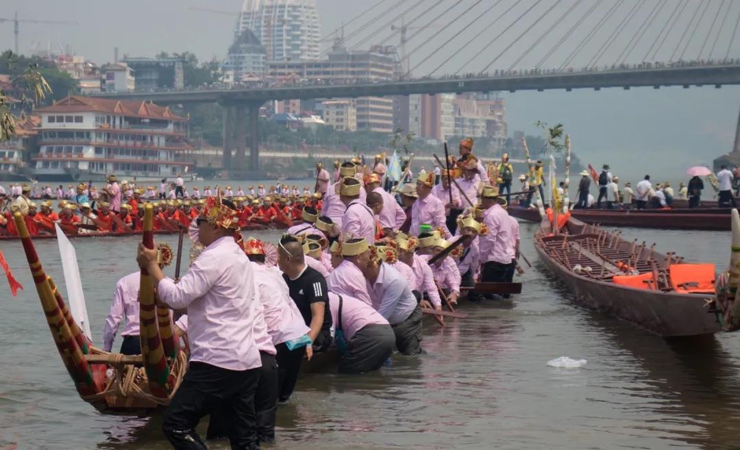 西双版纳泼水节是怎样的来历,西双版纳泼水节的由来和传说