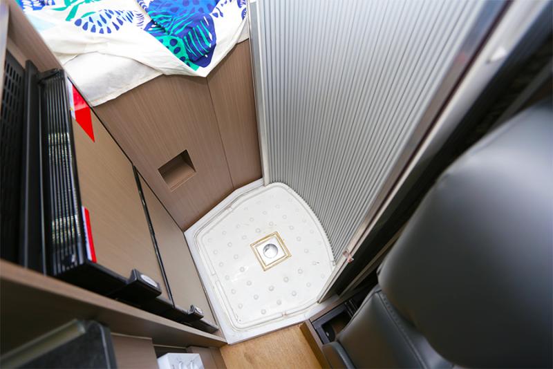 福特新全顺买柴油还是汽油好,宇通新全顺房车b520