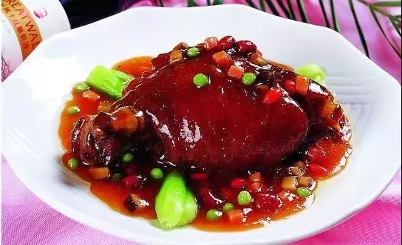 一泡而红!四川这座小城已火向全球,今天万人齐聚!