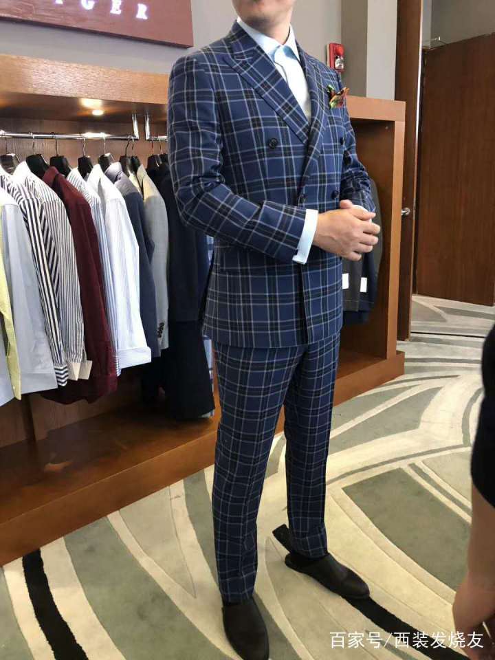 苏州女西装哪里有厂家,苏州哪里定制女式西装