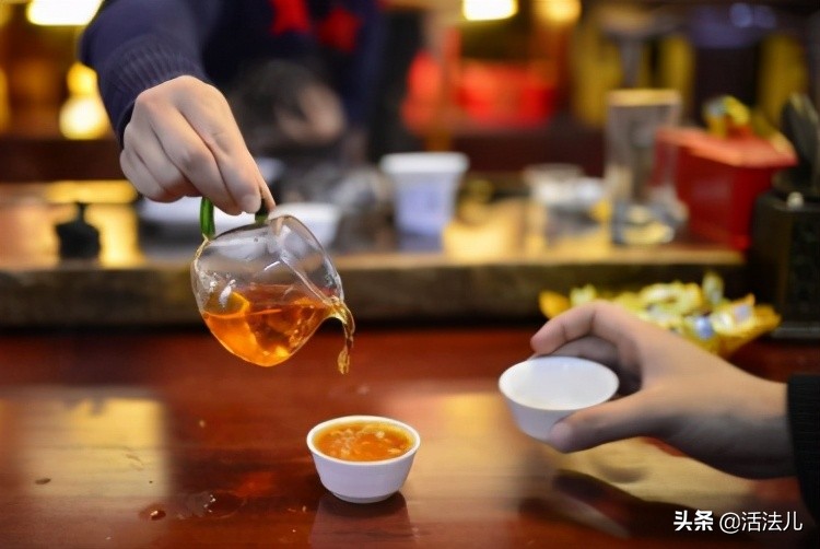 绿茶可以解酒还是浓茶可以解酒,浓茶解酒还是淡茶解酒