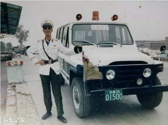 北京bj212吉普车是5座吗,老司机考驾照容易过吗