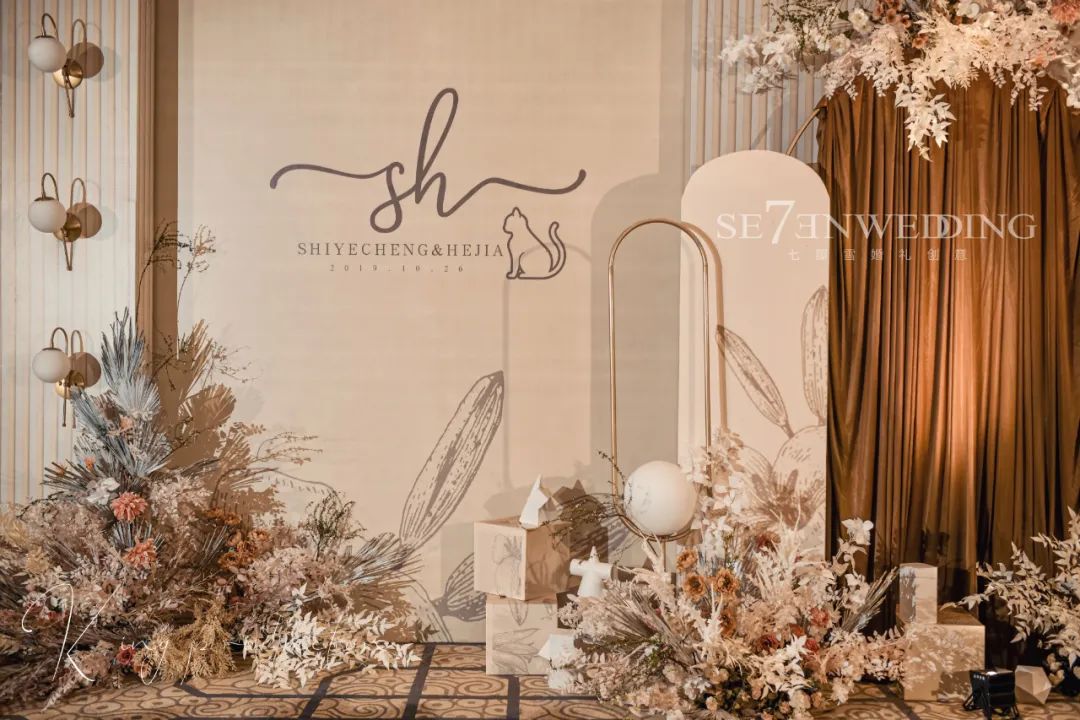 婚礼logo怎么固定在布幔,婚礼logo跟婚礼主题要色调一致嘛