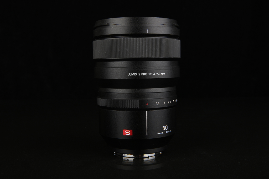 松下lumixspro50mmf1.4,松下lumixs24-105mmf4macro镜头