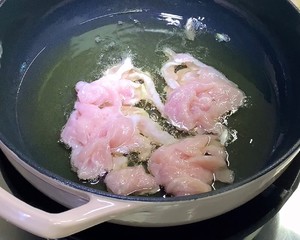 入口即化的滑溜肉片,外酥里嫩的糖醋里脊简单易学
