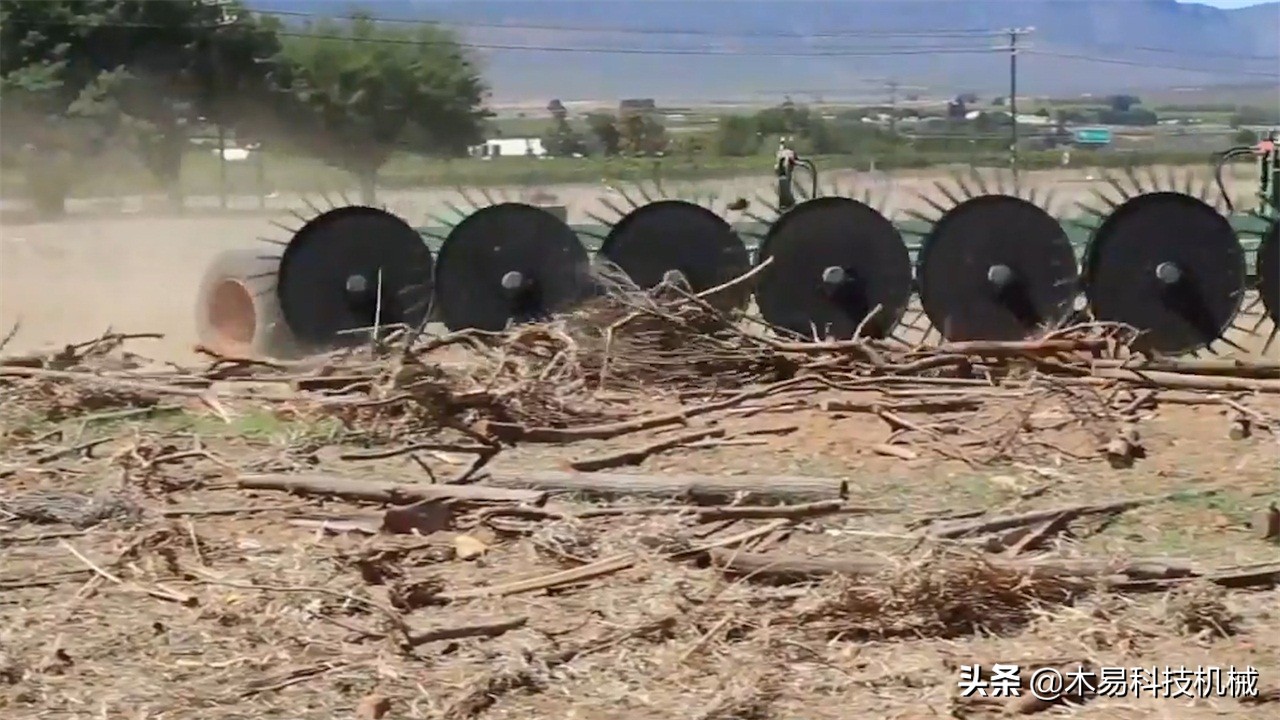 发明树桩拉拔机视频,德国最牛逼的树桩拉拔机