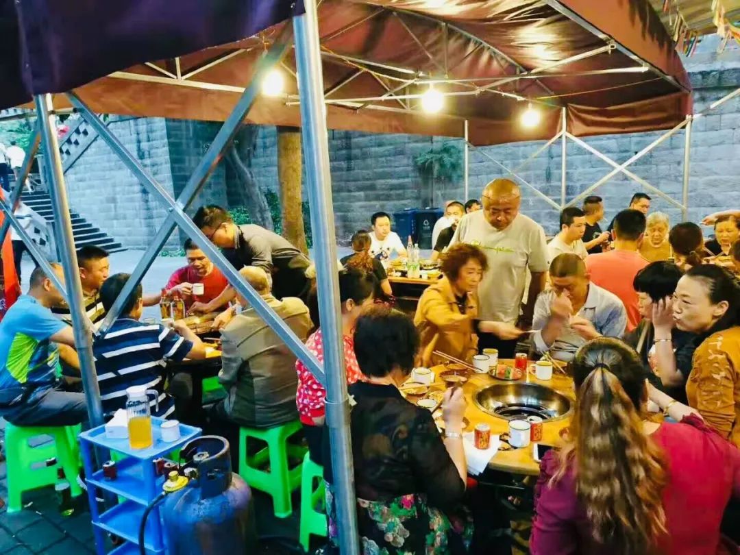 被偏头痛困扰28年的炒料师痛得炸裂还要开店感动无数网友