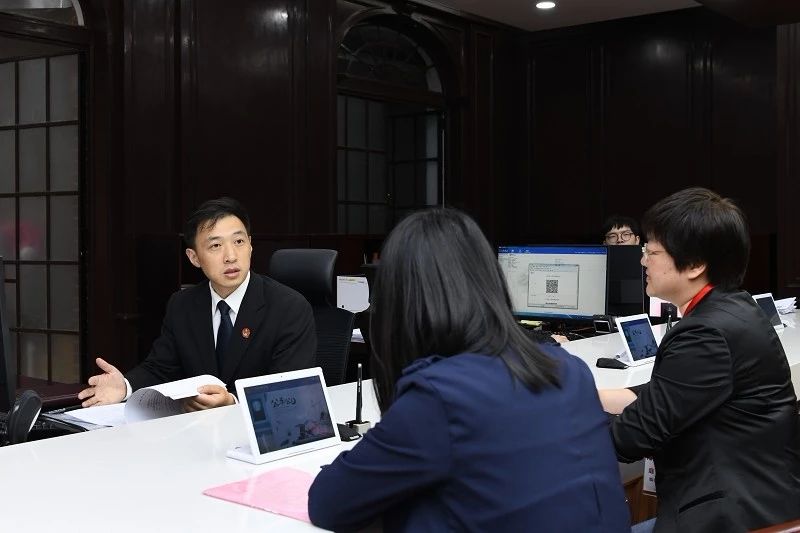 风光一时老板下跪还债,风光老总