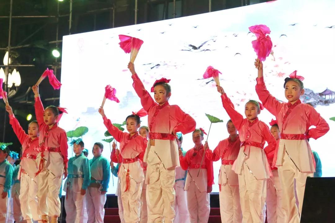 小学迎新晚会,小学生青春筑梦砥砺前行文艺汇演