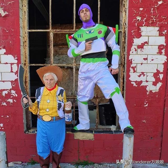 93岁奶奶恶搞27岁孙子一夜爆红！1300万网友实力围观：奶奶太坑了