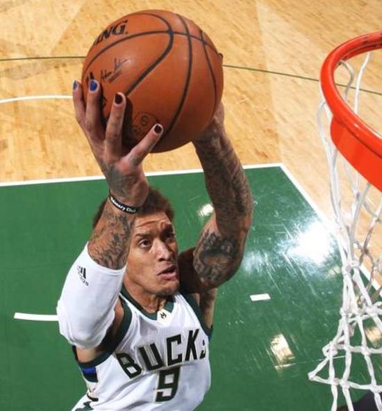 NBA球员的5大怪癖：马龙一个赛季不肯换袜子，2大*男猛**却爱美甲