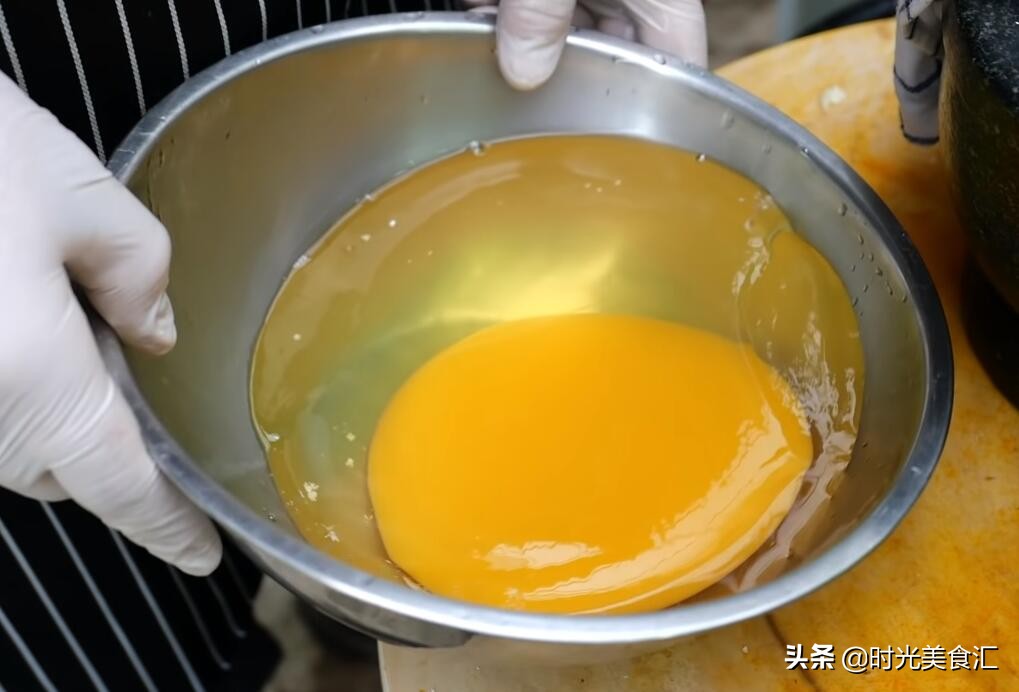 大厨做鸵鸟蛋正确食用方法,鸵鸟蛋烧菜
